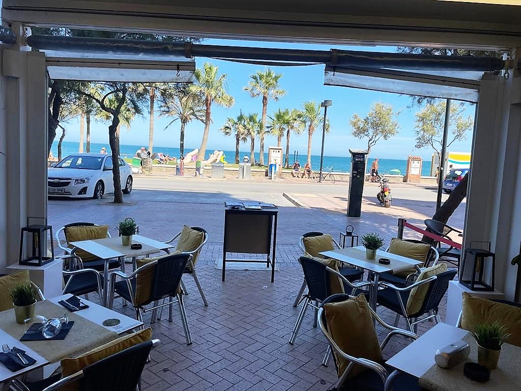 43 Beach Bars for Sale from Daltons Business