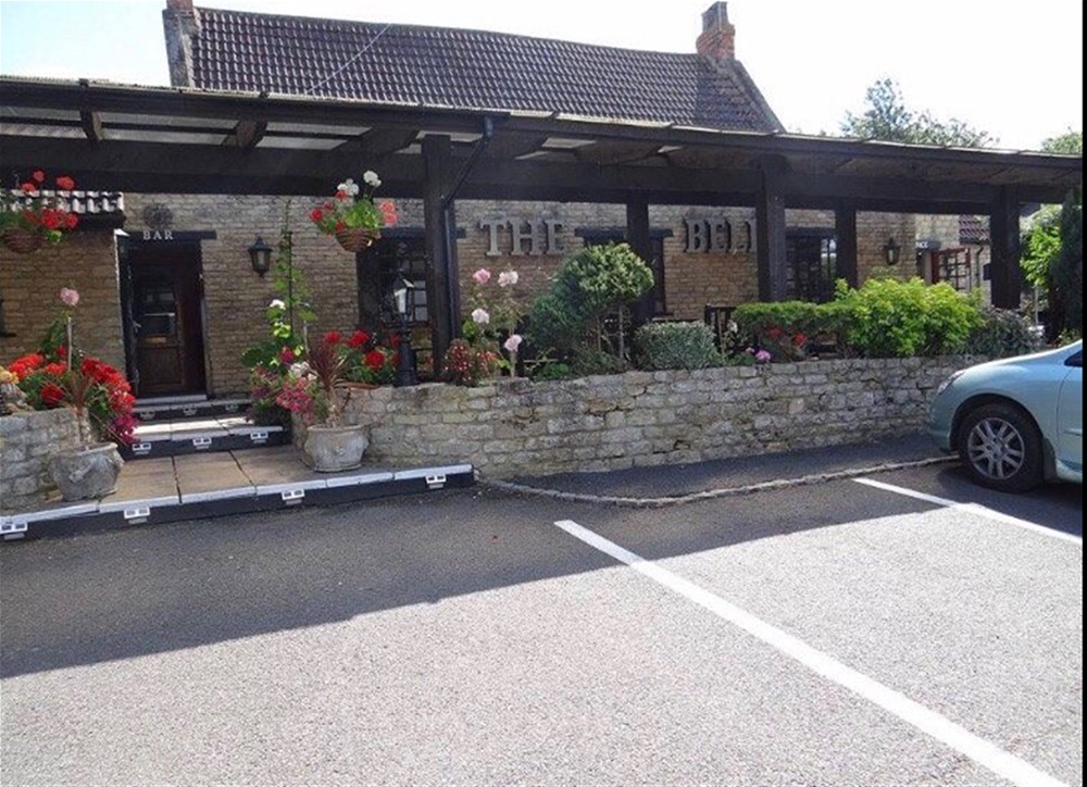 IMPRESSIVE FREE OF TIE VILLAGE PUBLIC HOUSE & RESTAURANT IN ...