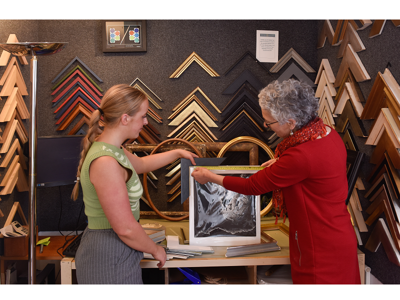 Extremely Well Established Family Owned Art Gallery Business For Sale