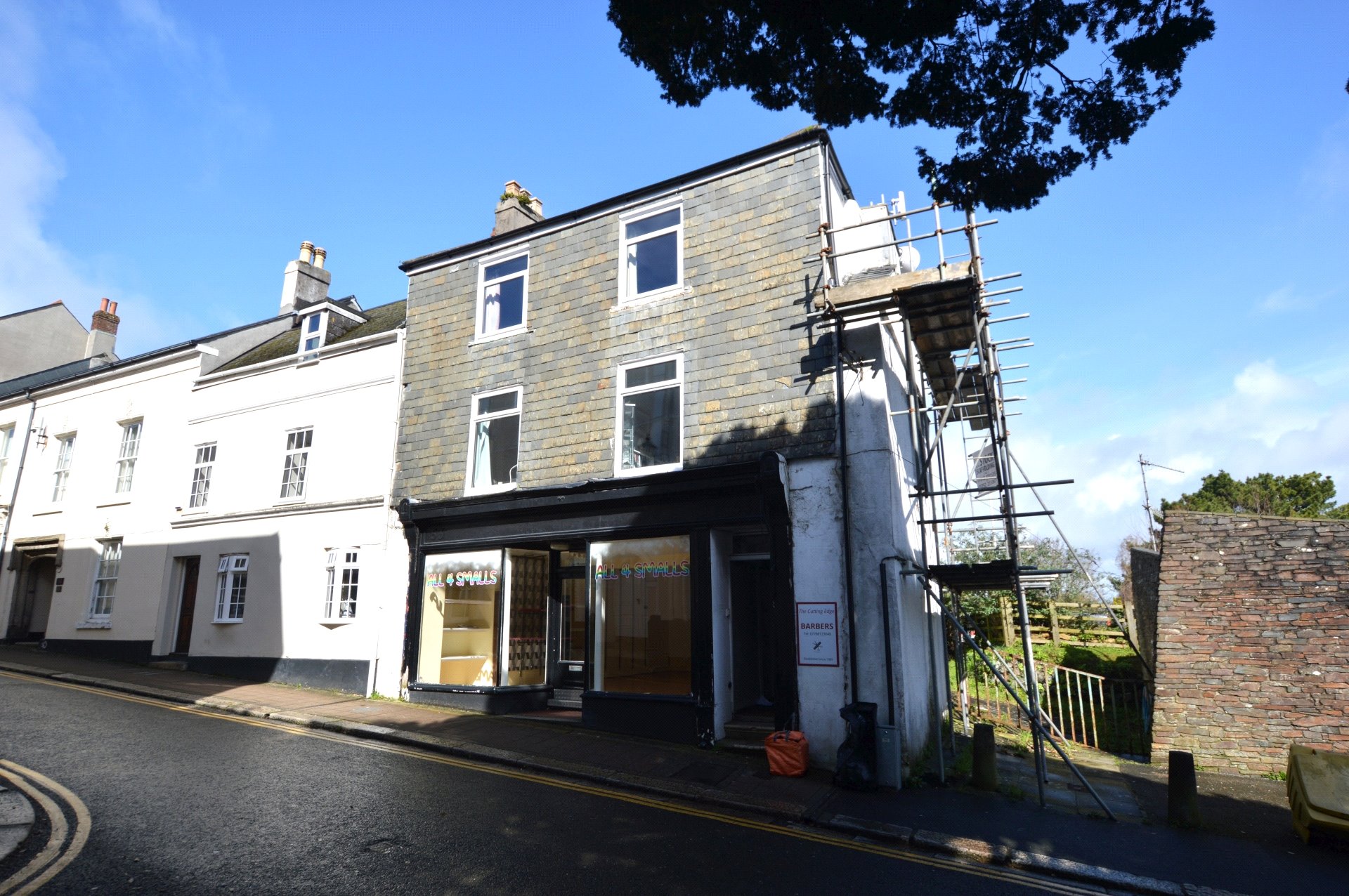 FOR SALE VIA BRADLEYS ONLINE AUCTION 10AM 28TH JULY 2023. Buy or Sell