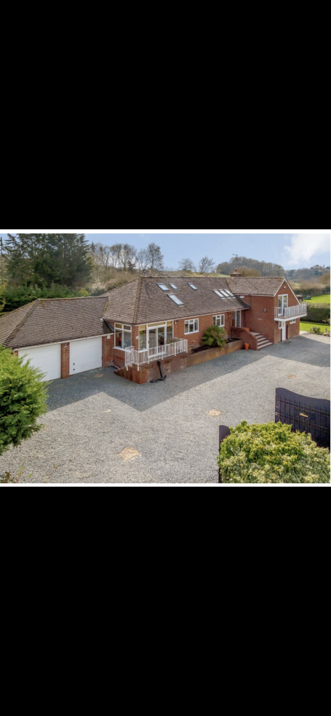 Guide Price £2,450,000 A rare opportunity to purchase a well established Marina with a stunning 3 reception/4 bedroom detached house complete with indoor swimming pool. - Vimarsana News