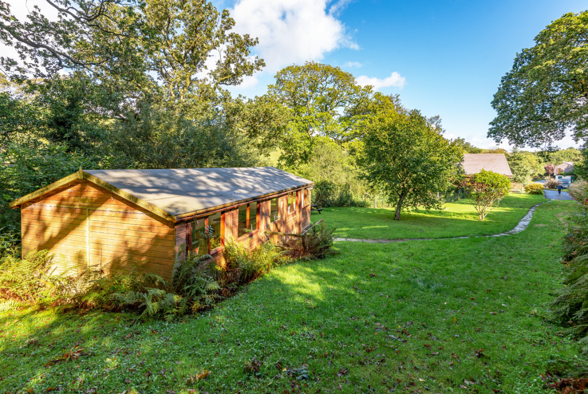 Lodge (6) and Cottages (3) With Owners Flat & Cottage in 8.2 acres with