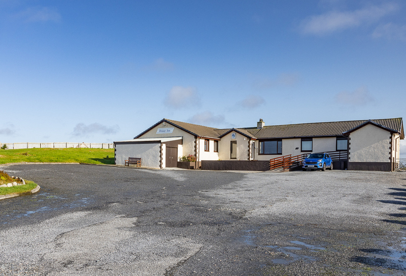 Beautiful 9 Bed Inn With Modern Restaurant and Stunning Views Situated