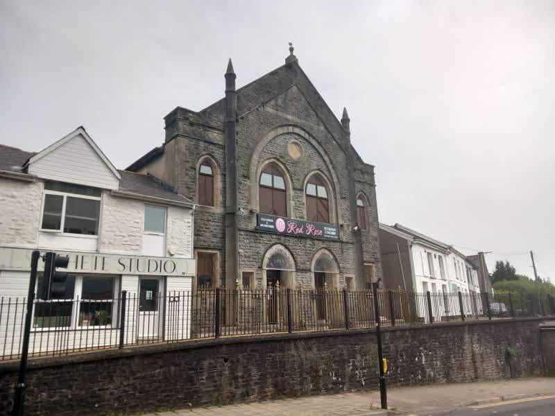TONYPANDY TOWN CENTRE RESTAURANT WITH SUBSTANTIAL Buy