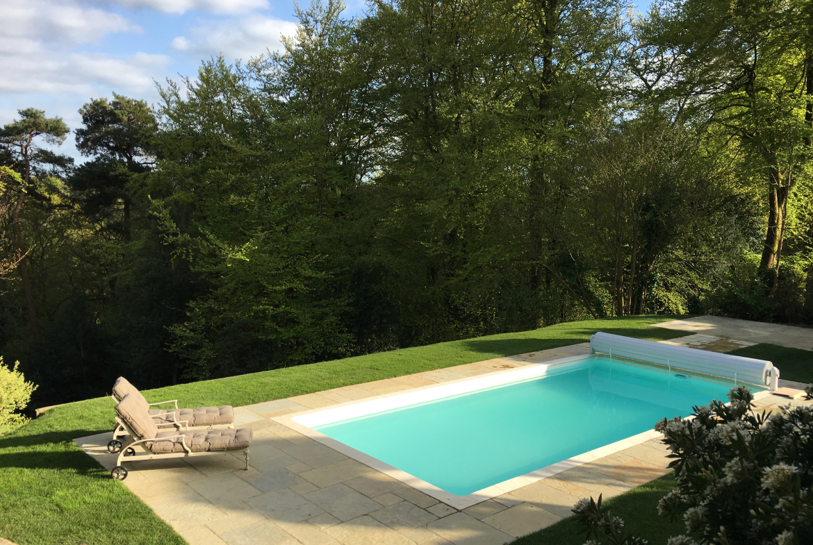 Desjoyaux Pools UK - Buy or Sell a UK Business with Daltons Business