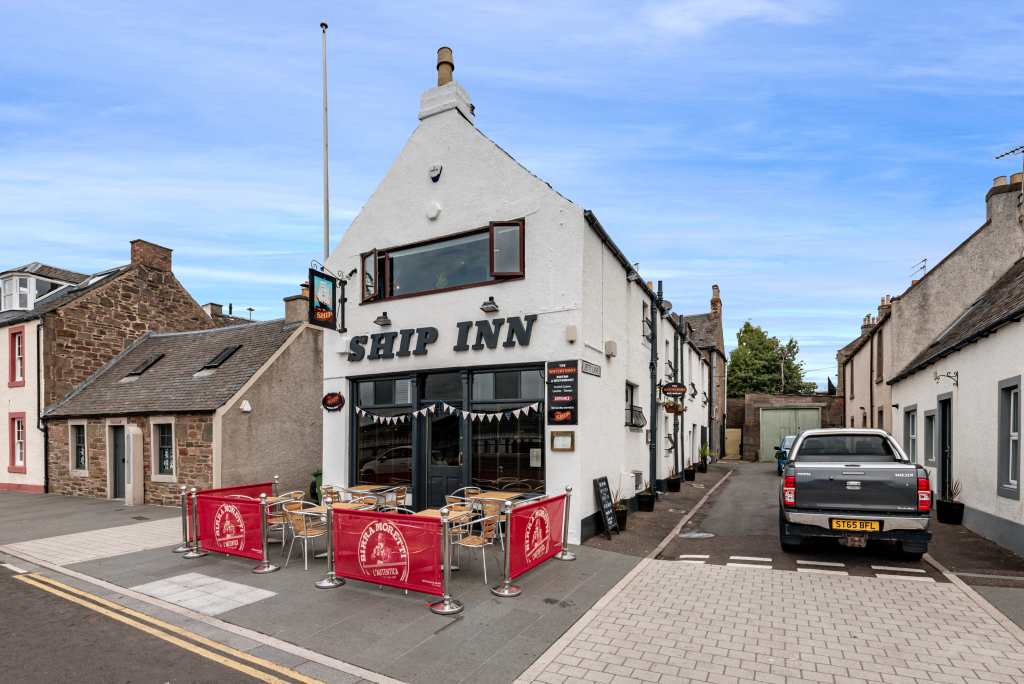 Stunning, very well known Pub/Restaurant For Sale, Broughty Ferry Buy