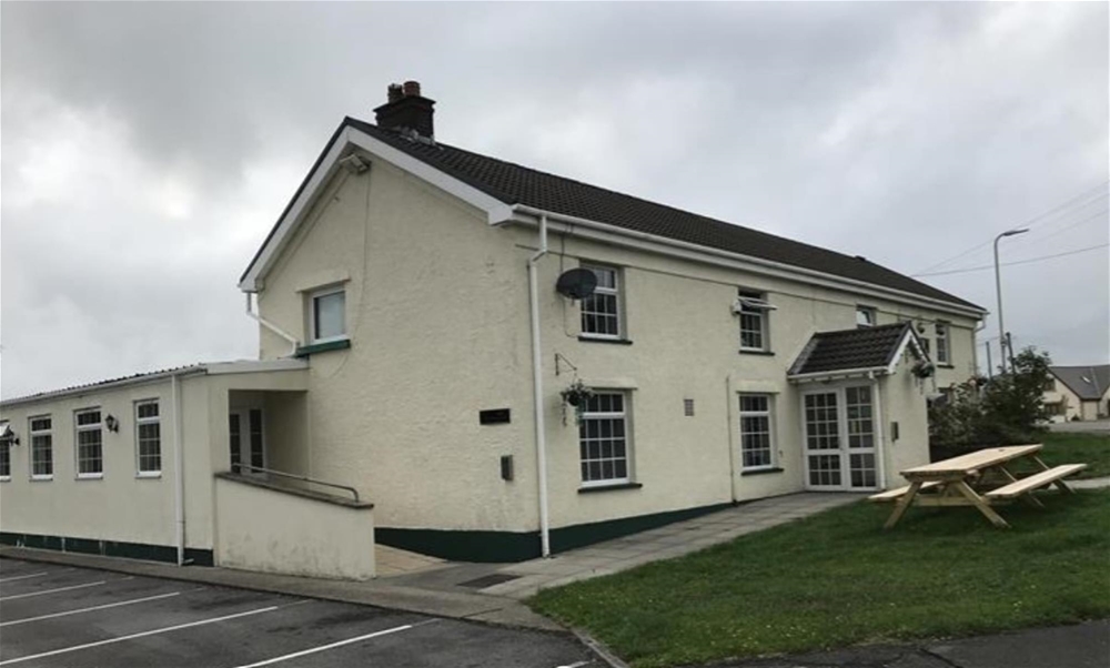 FREEHOLD PUBLIC HOUSE & RESTAURANT NEAR ABERDARE - Buy or Sell a UK ...