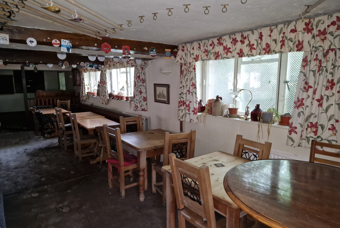 Free of Tie Pub with Seven Letting Rooms To-Let - Buy or Sell a UK ...