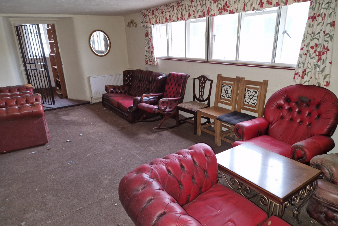 Free of Tie Pub with Seven Letting Rooms To-Let - Buy or Sell a UK ...