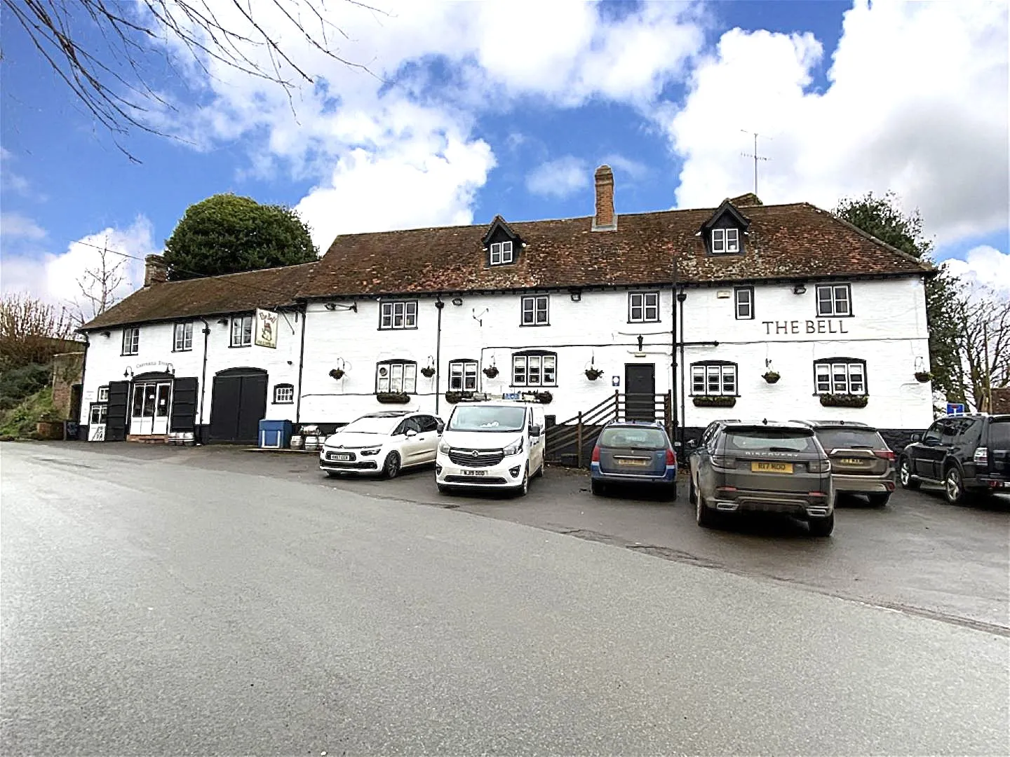 WILTSHIRE CLASSIC LARGE VILLAGE INN AND VILLAGE SHOP - Buy or Sell a UK ...