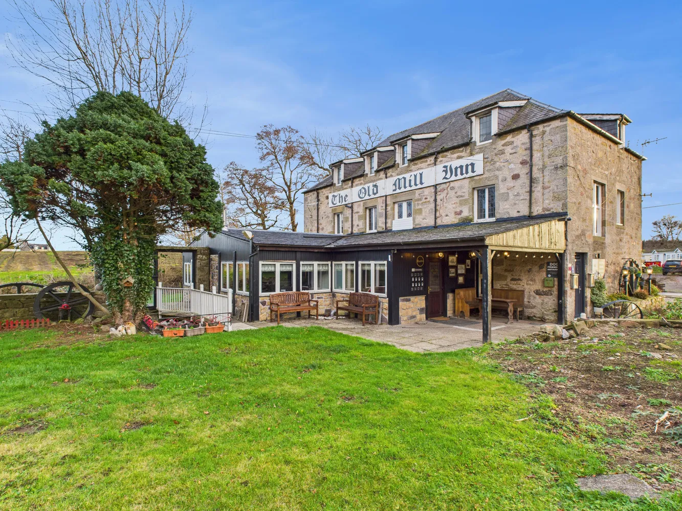 Charming roadside inn with thriving restaurant and quality rooms - Buy ...